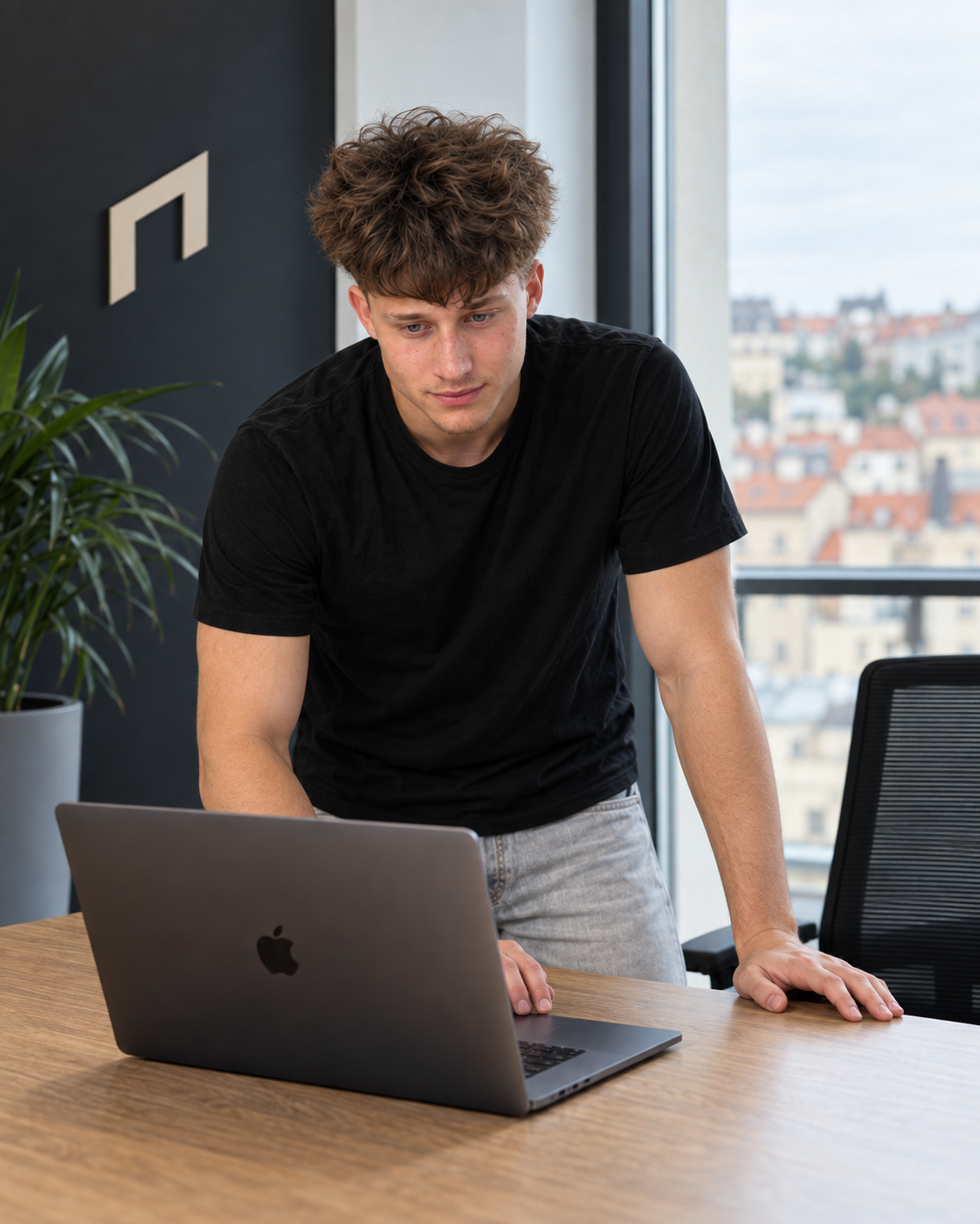 Jan Břichnáč při práci na projektu